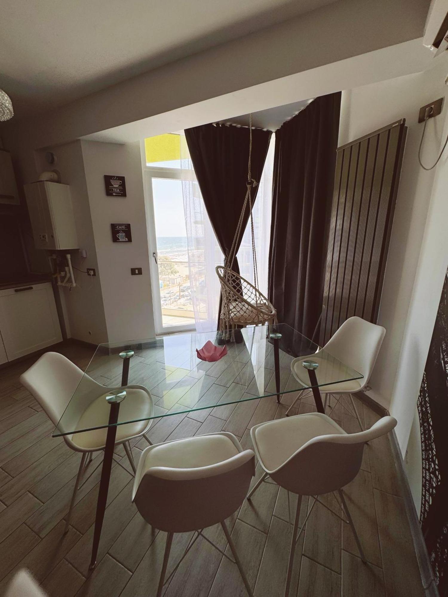Desiree Beach Apartment Năvodari Buitenkant foto
